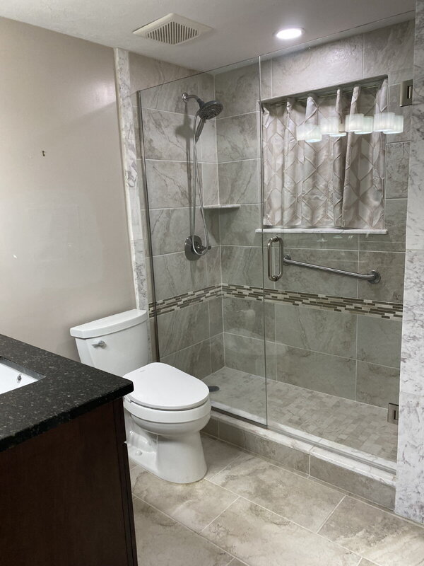 Building Photo - 404 S Beach St