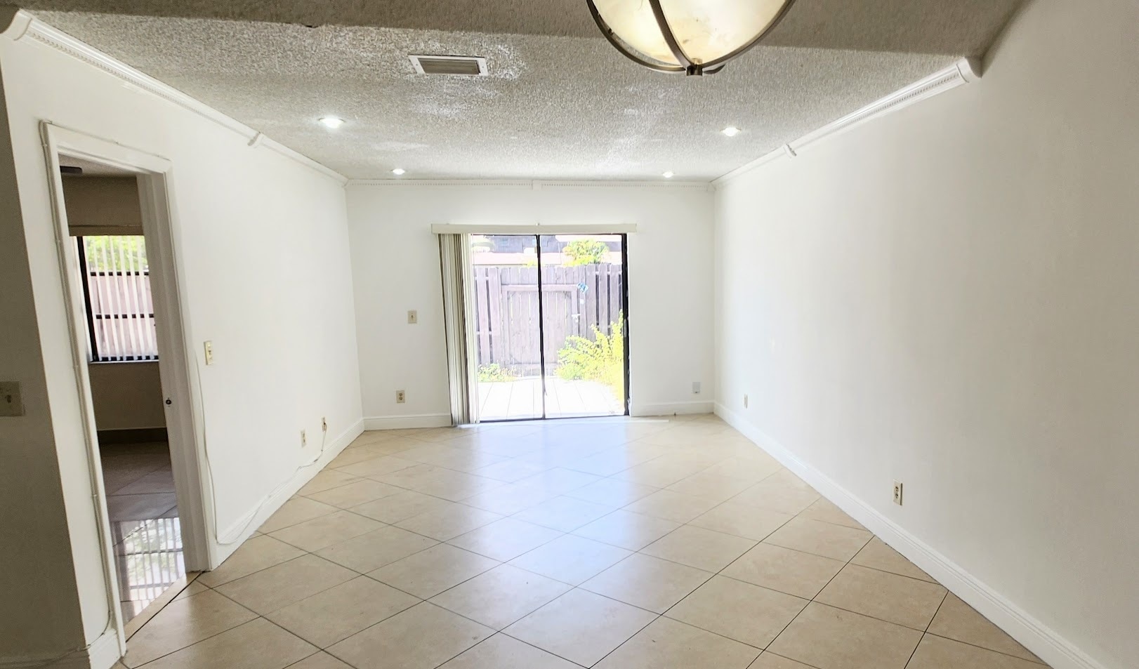 Building Photo - 6943 SW 40th St