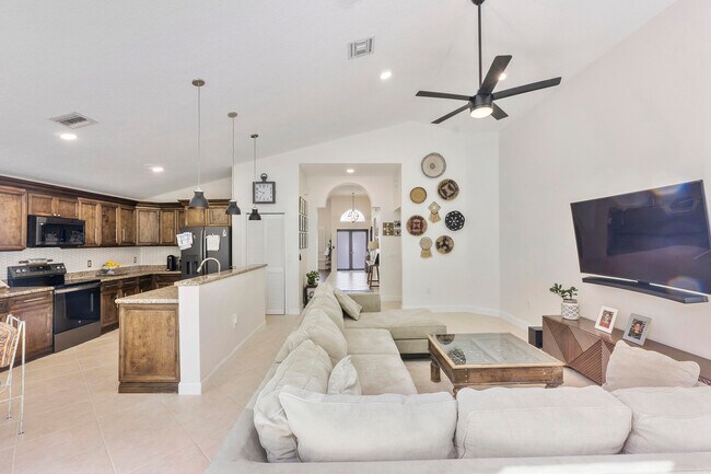 Building Photo - 6755 NW 75th Pl