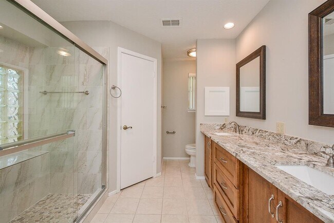 Building Photo - 2119 Landcircle Ct