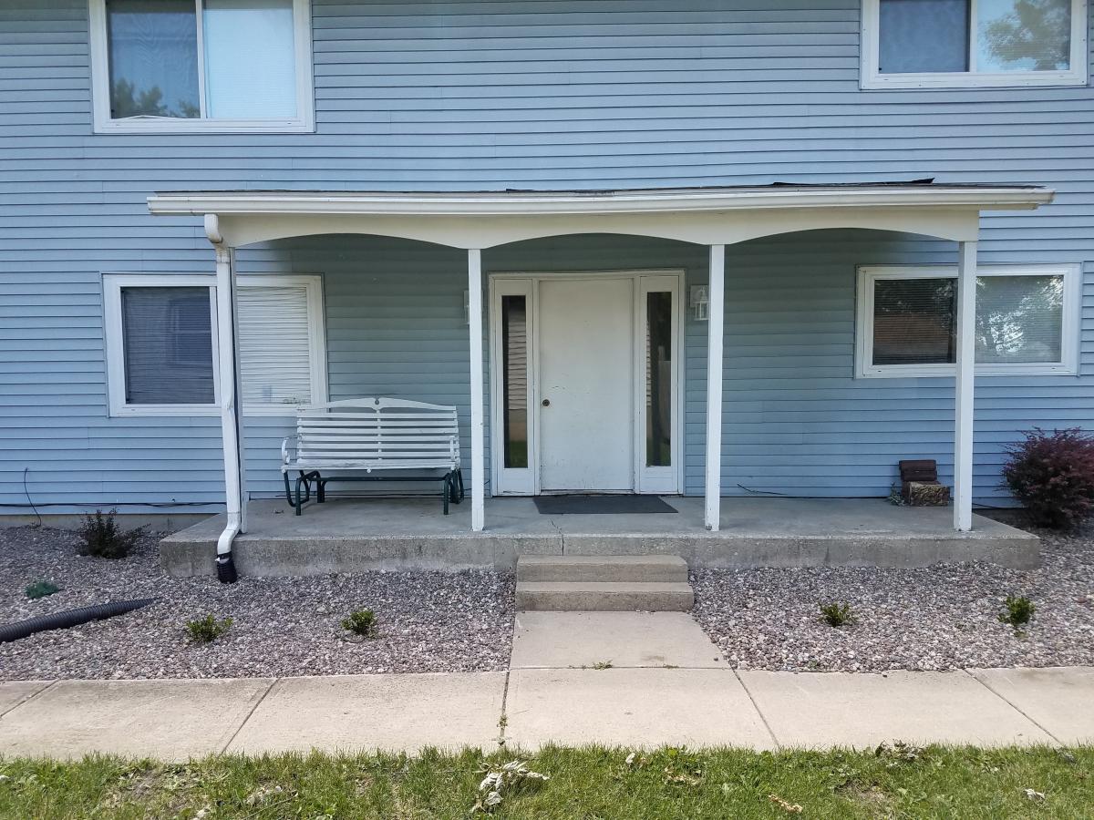 Front entry way east side of building - 306 E Henry St