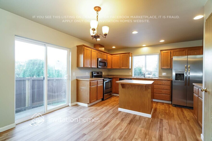 Building Photo - 9006 174 St Ct E