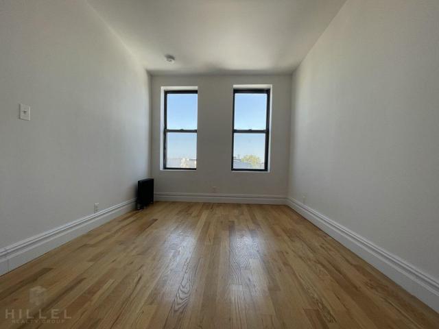 Building Photo - 2 bedroom in ASTORIA NY 11105