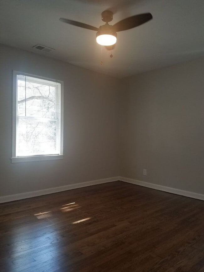 Building Photo - 4 Bed 2 Bath in Decatur!