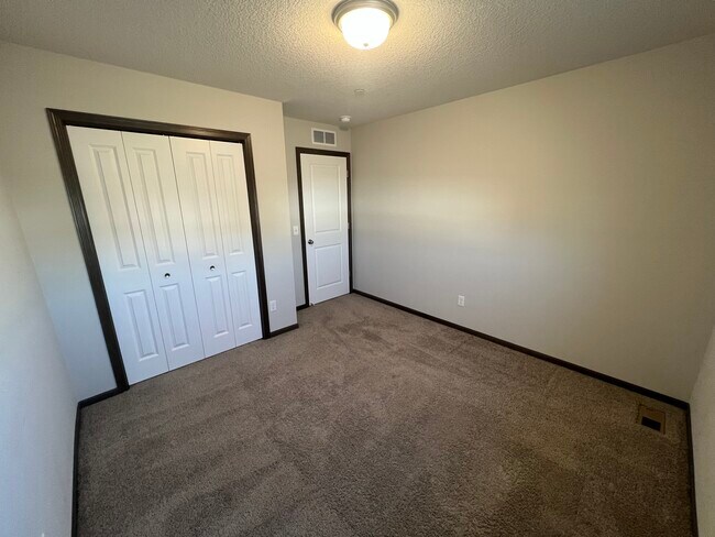 Building Photo - 5207 Foxfield Dr NW