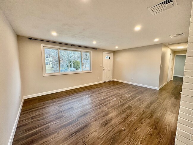 Building Photo - 41 Alfred Rd