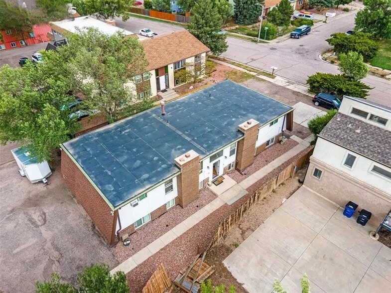 Building Photo - 2136 Friendship Pl