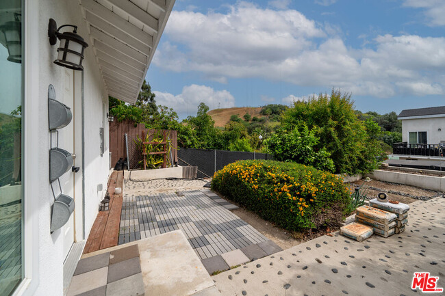 Building Photo - 4431 Lynnfield St