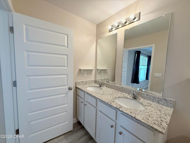 Building Photo - 6615 Kettles St