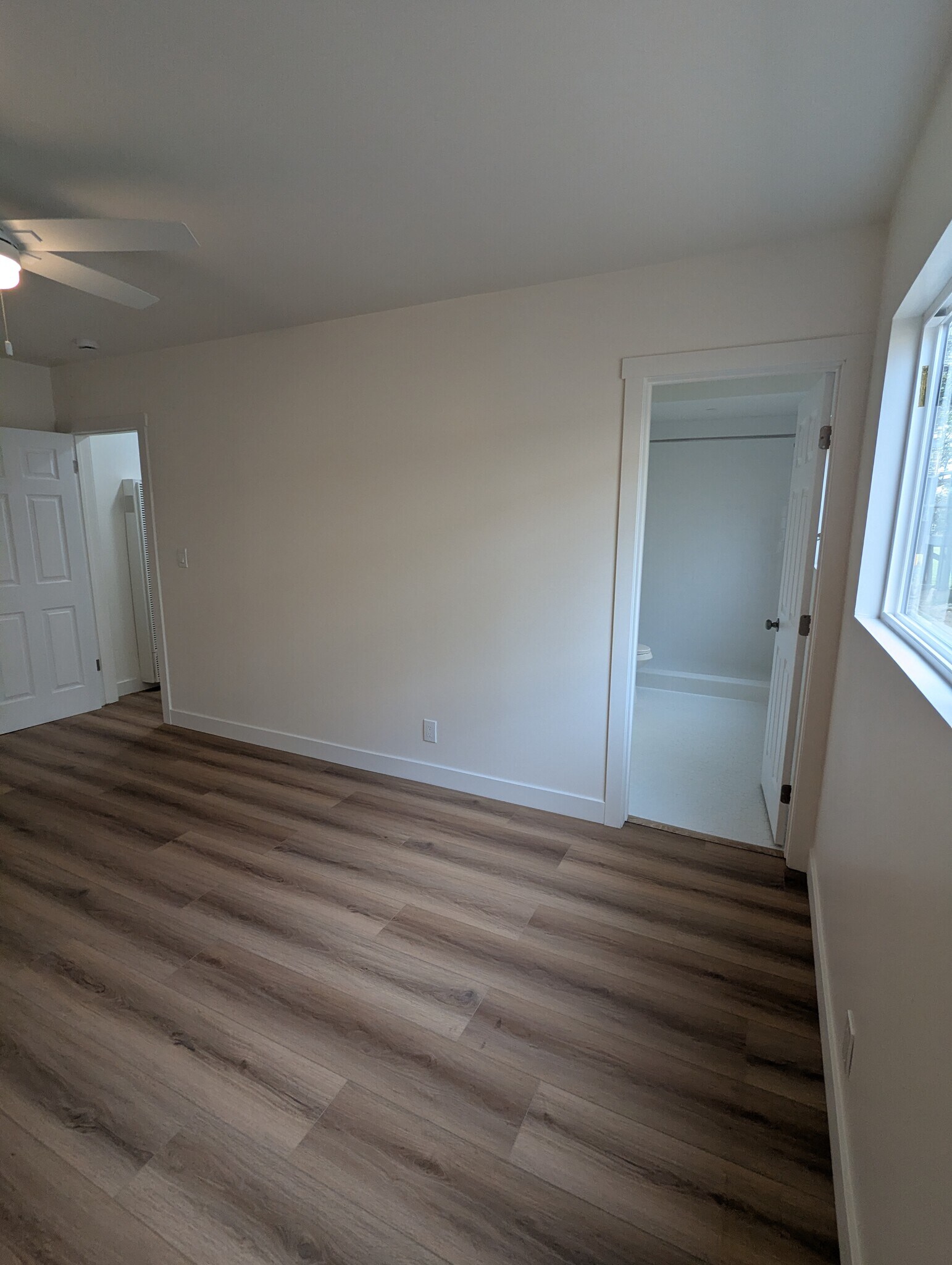 Building Photo - 613 Illinois Ct