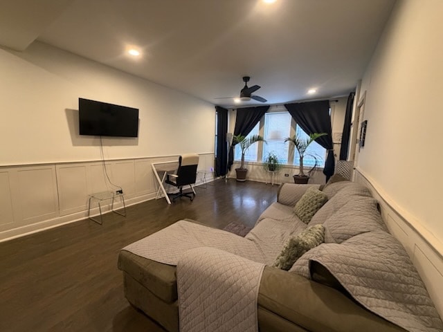 Living room - 3310 W Division St