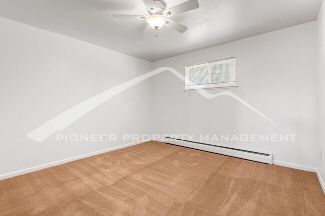 Building Photo - Charming Unit with Central AC,  Washer/Dryer, And Water, Sewer, Electric/Gas, and Trash removal I...