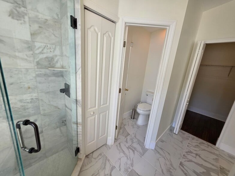 Building Photo - 730 Straw Lake Dr