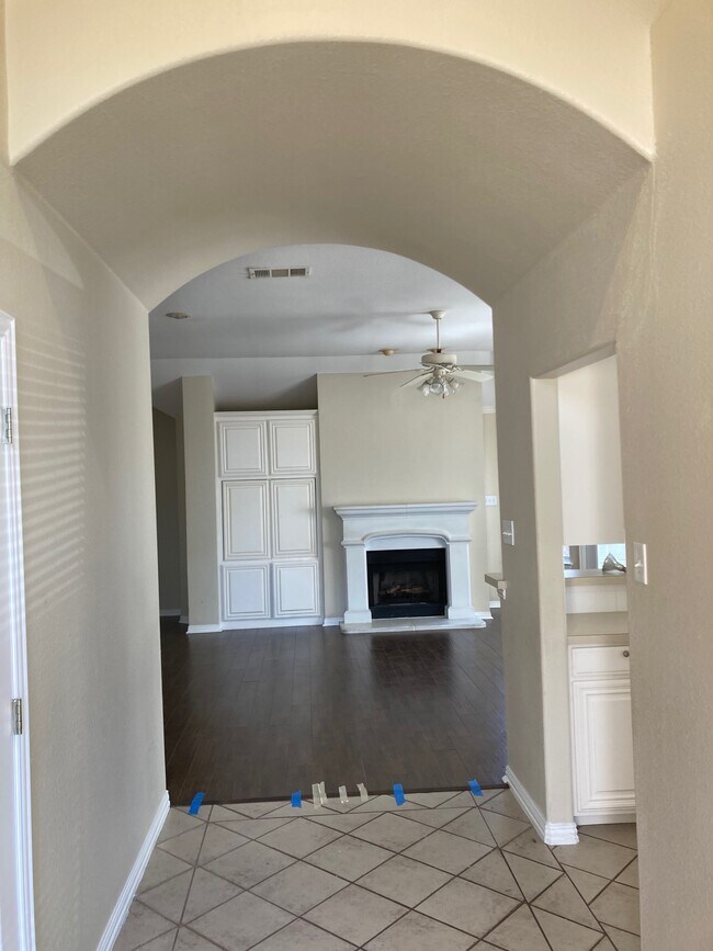 Building Photo - 8520 Western Meadows Dr