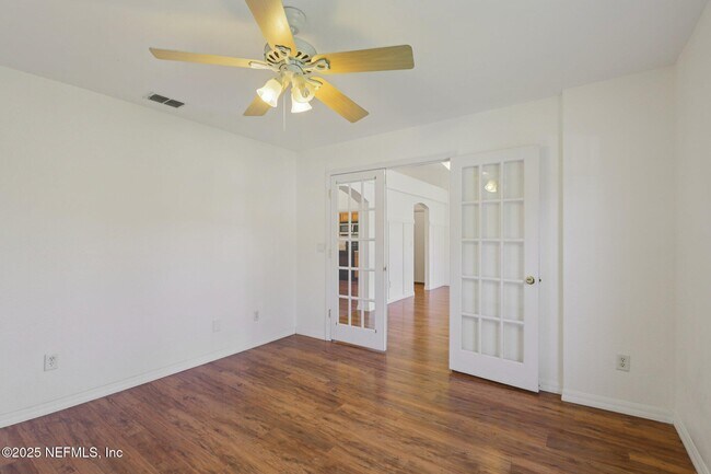 Building Photo - 350 Turtle Dove Dr