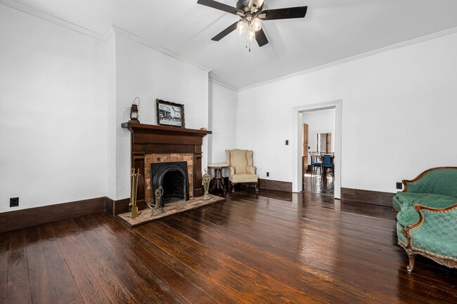 Building Photo - 120 S Cherokee St