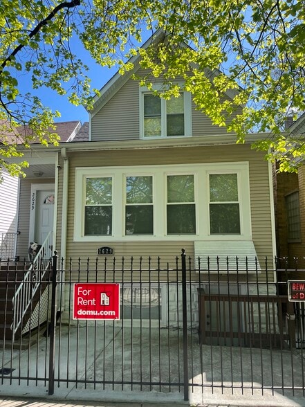 Building Photo - 2629 N Avers Ave