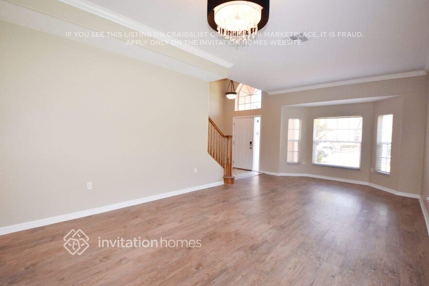 Building Photo - 401 Ventura Dr