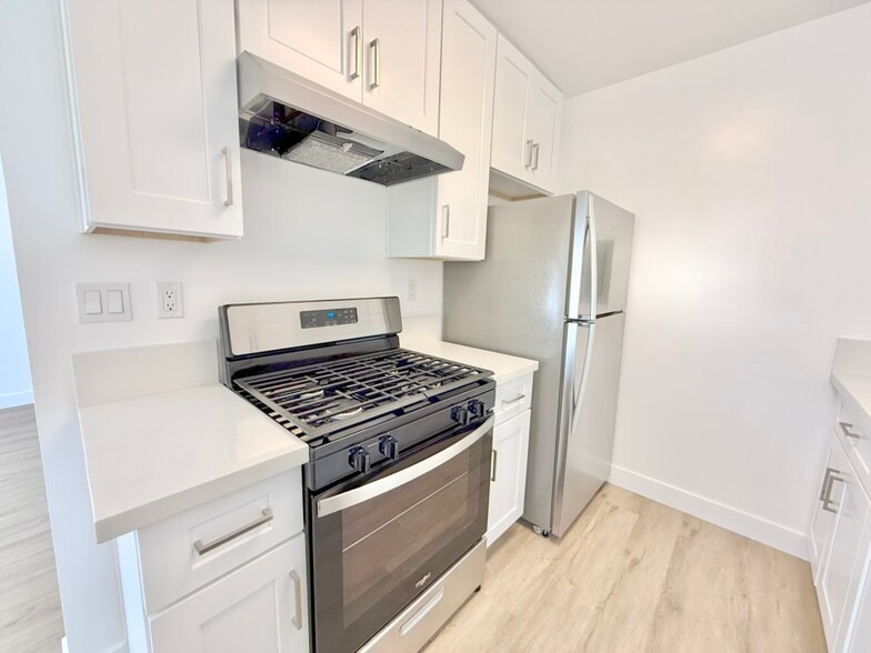 Building Photo - 12745 Venice Blvd