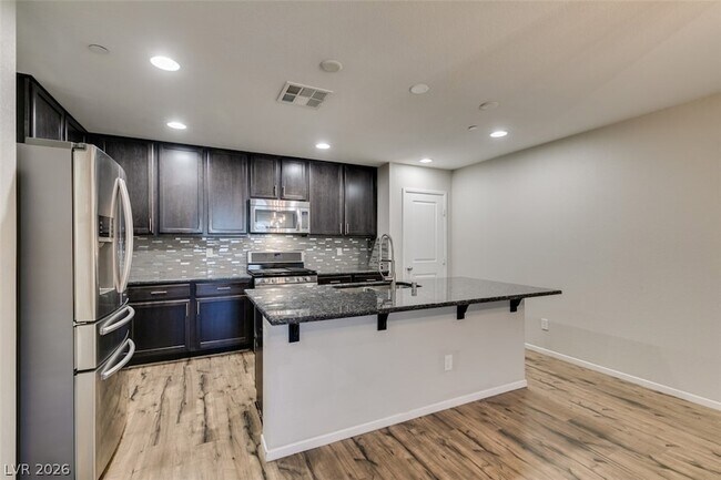 Building Photo - 3009 Camino Sereno Ave