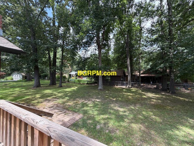 Building Photo - 119 Foxdell Cir