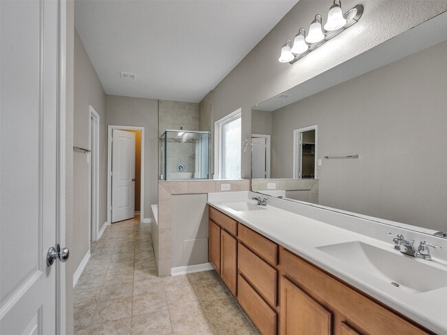 Building Photo - 10223 Sierra Grace Ln