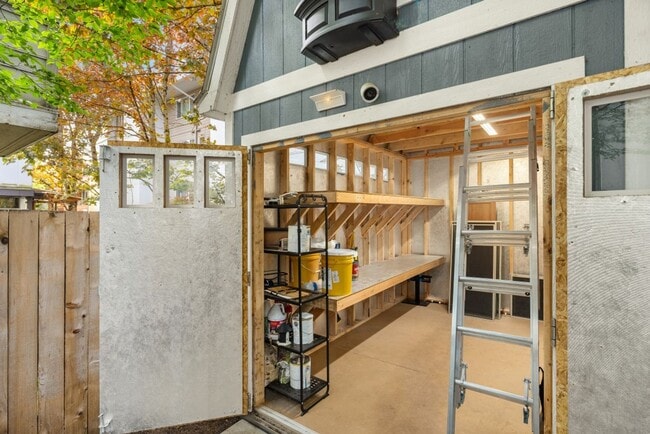 Building Photo - 3bd/3ba Seattle Townhome