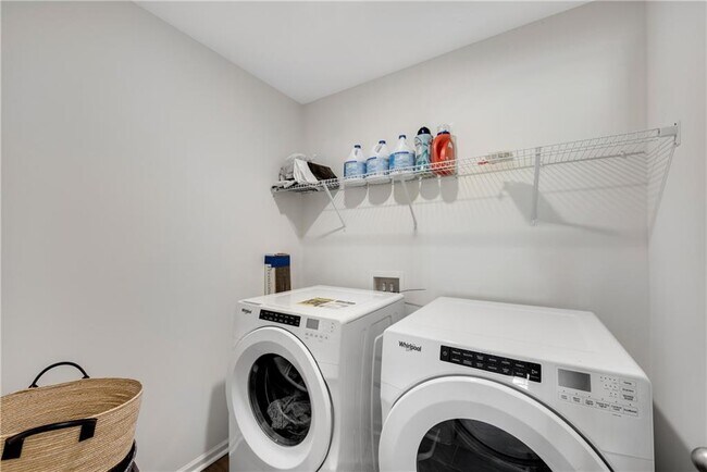 Building Photo - 1127 Trident Maple Chase