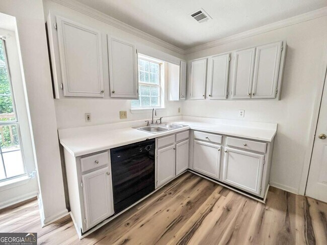 Building Photo - 2945 Georgian Manor Dr