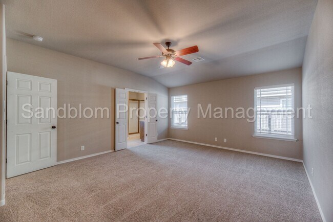 Building Photo - FOR LEASE | Jenks | 4 Bed, 2.5 Bath | $184...