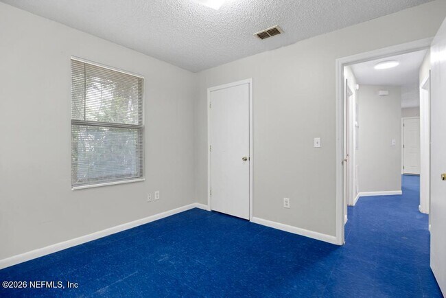 Building Photo - 850 Spearing St