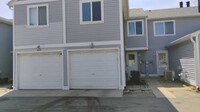Building Photo - 531 Meadow Green Ln