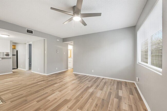 Building Photo - 6805 Blue Dawn Trail