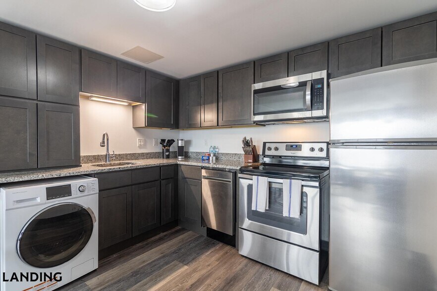 Building Photo - 50 Morgan St N