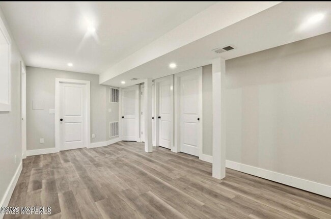 Building Photo - 112 Manhattan St