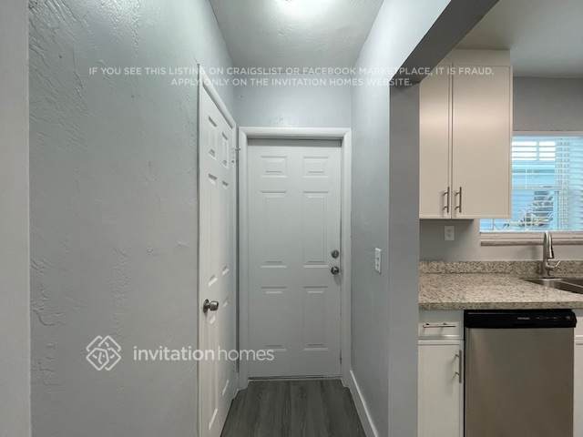 Building Photo - 3120 SW 27th St