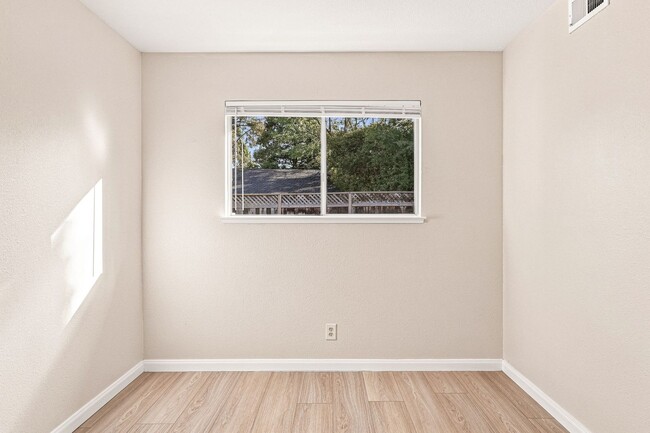 Building Photo - 6741 Altiplano Way