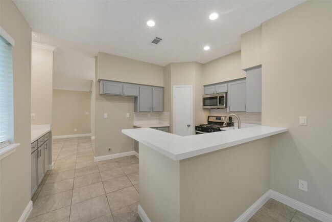 Building Photo - 21211 Park Mt Dr