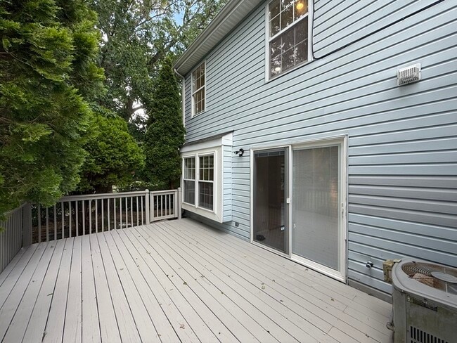 Building Photo - 271 Edgeware Ct