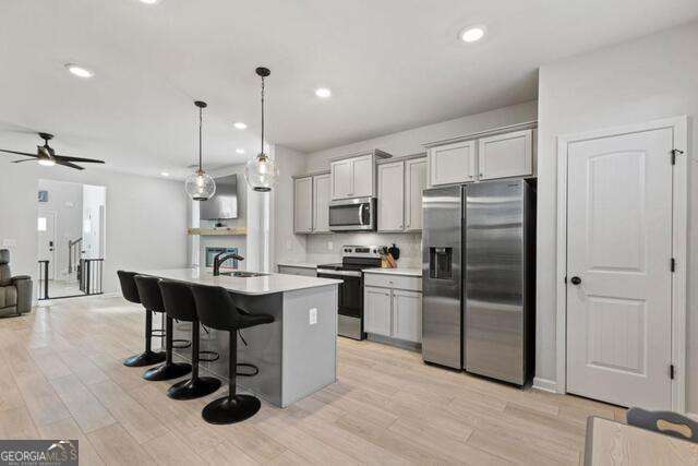 Building Photo - 165 Tulip Dr