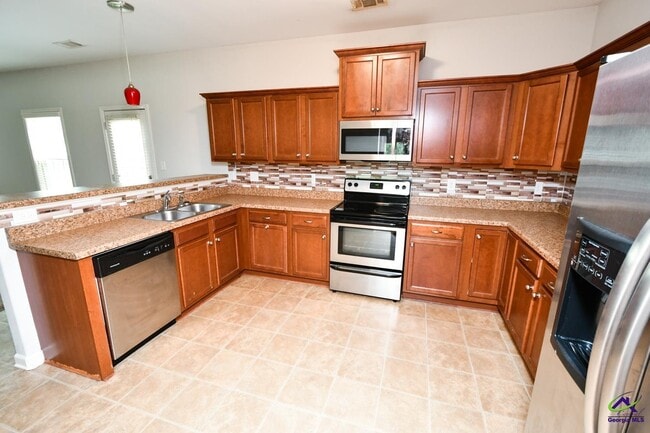 Building Photo - 114 Great Oak Way