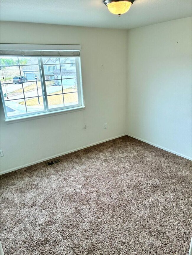 Building Photo - Beautiful 4 Bedroom Two-Story Home in Windsor!
