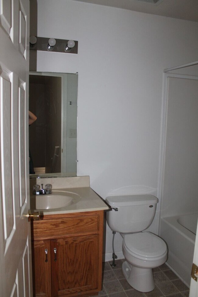 Building Photo - 255 Senator Dr