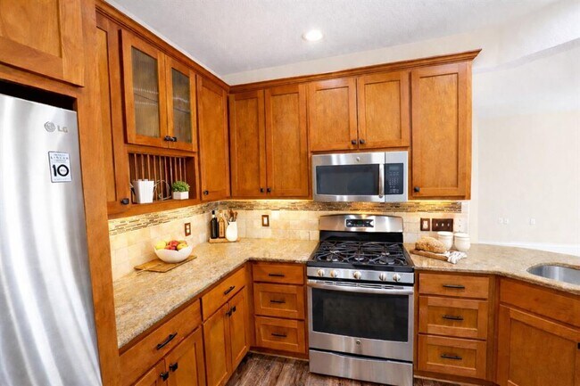 Building Photo - 235 Bonham Loop