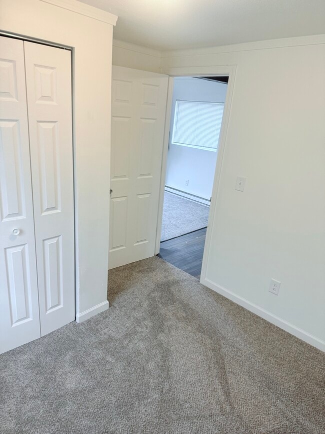 Building Photo - 2016 Neva Dr