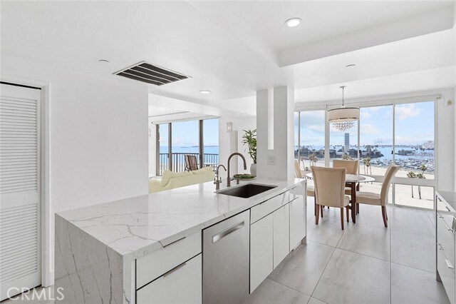 Building Photo - 850 E Ocean Blvd