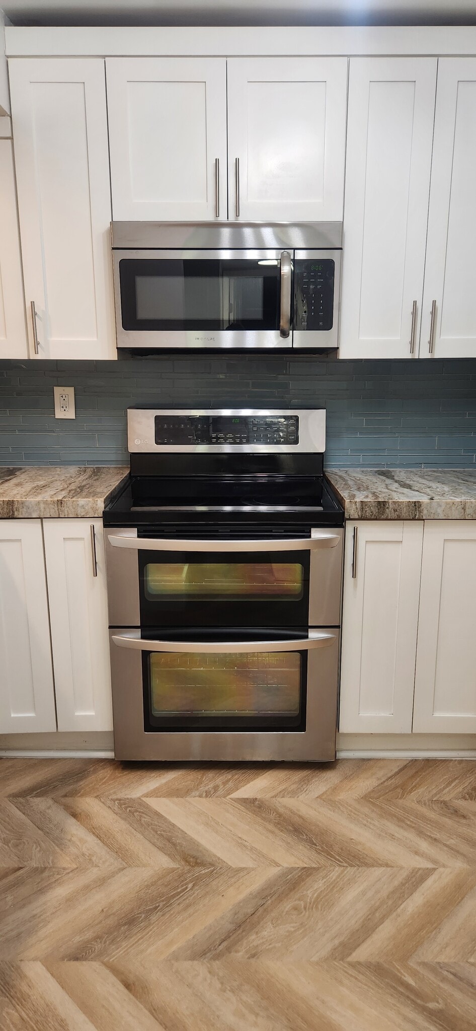 Double oven - 13255 SW 88th Ln