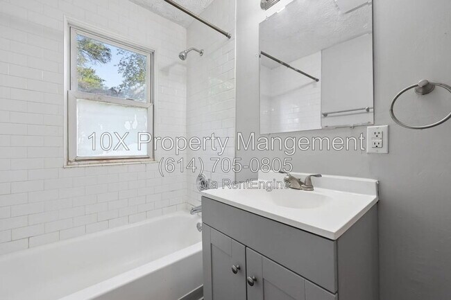 Building Photo - 1088 Siebert St