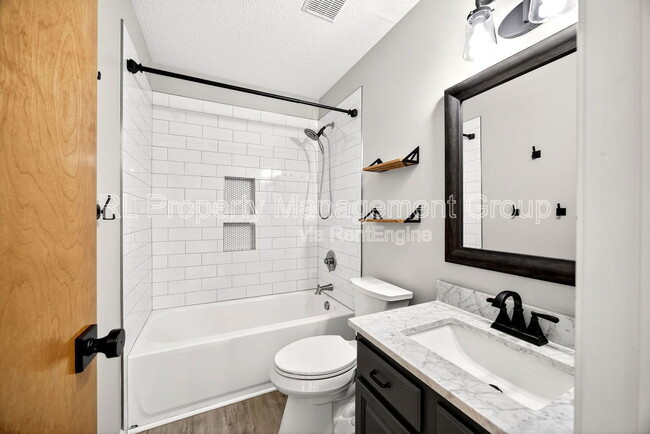 Building Photo - 994 Frieda Ct