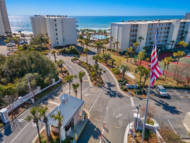 Building Photo - 7205 Thomas Dr